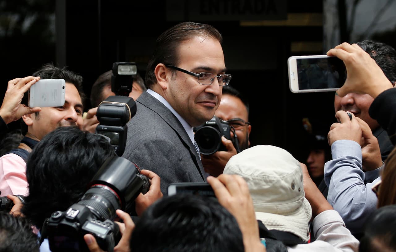 La fiscalía de México congela 112 cuentas bancarias ligadas a Javier Duarte