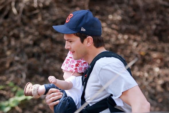 Van varias veces que los paparazzi captan a Wyatt de paseo con papá.