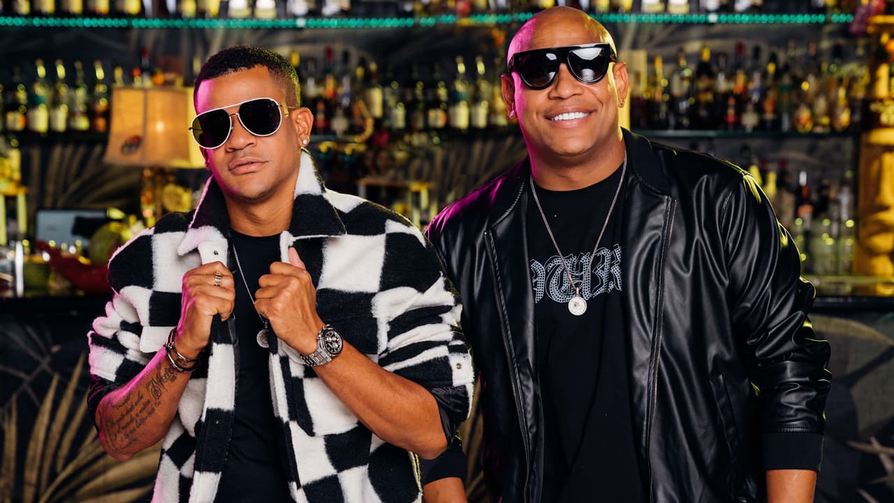 <h3 class="cms-H3-H3"><b>Gente de Zona</b></h3>
<br>Este dueto será parte de la fiesta con un gran performance de su nuevo tema 'Qué Locura' y podrían llevarse una estatuilla a casa pues están nominados en la categoría Colaboración Del Año – Urbano por el tema ‘Patria y Vida’.