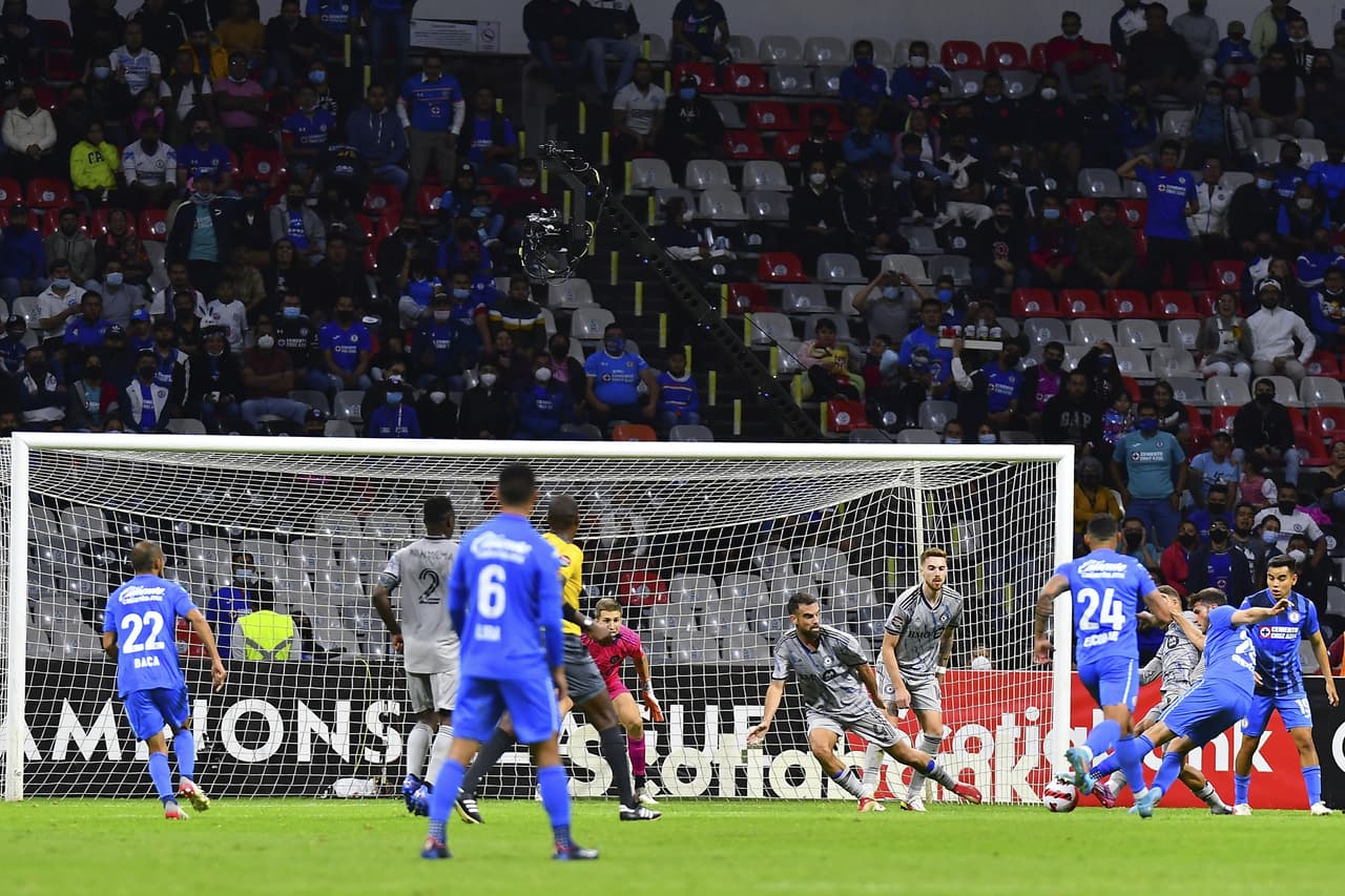 Pese al dominio cruzazulino, La Máquina no logró aumentar la ventaja en el resto del primer tiempo y gran parte de la segunda parte. Montreal seguía con vida pensando en la vuelta.