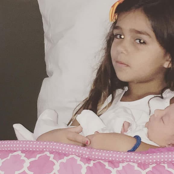 Y sus hermanas son muy consentidoras.