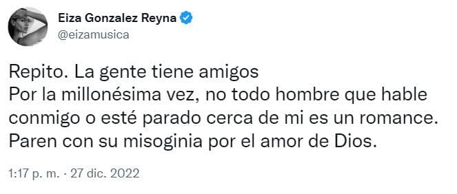 "Repito. 
<b>La gente tiene amigos</b>. Por la millonésima vez, no todo hombre que hable conmigo o esté parado cerca de mí es un romance. Paren con su misoginia por el amor de Dios", escribió el 27 de diciembre.