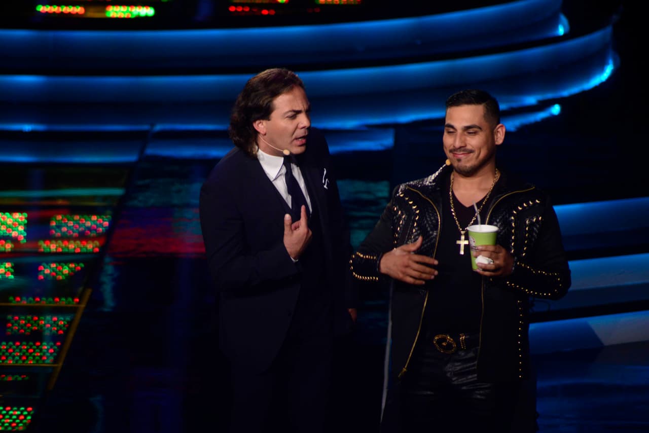 Parece que no se llevan bien, pero la realidad es que Espinoza y Cristian tienen una gran relación de amistad, eso sí, no dejan de pelear, decirse de cosas, bailar y cantar juntos logrando todo un show, pero al final, este dueto nos hace reír con sus ocurrencias.