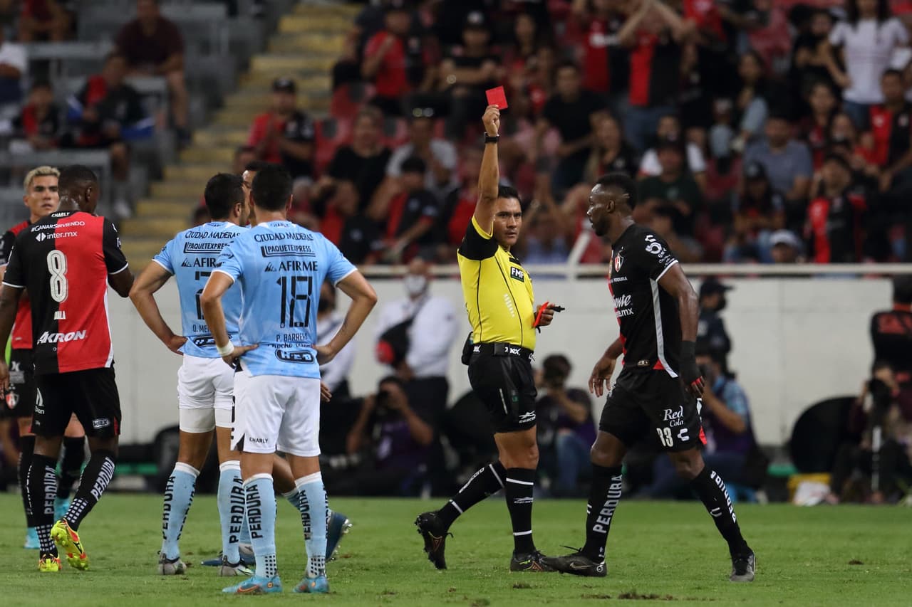 Atlas le remonta a Querétaro para vencerlo 3-1 con goles de Luis Reyes, Ozziel Herrera y Julián Quiñones en la Jornada 7.