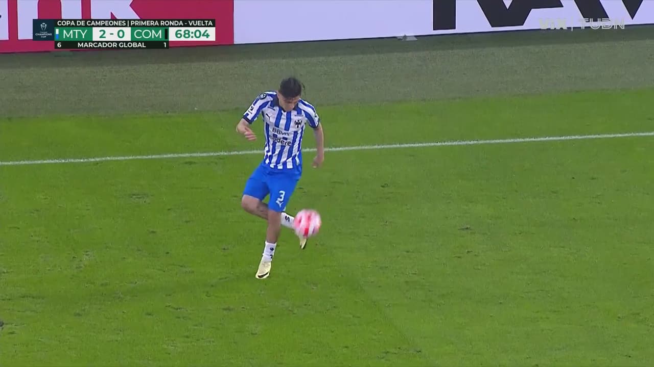 ¡Qué lujito! Arteaga baja con el tacón la esférica