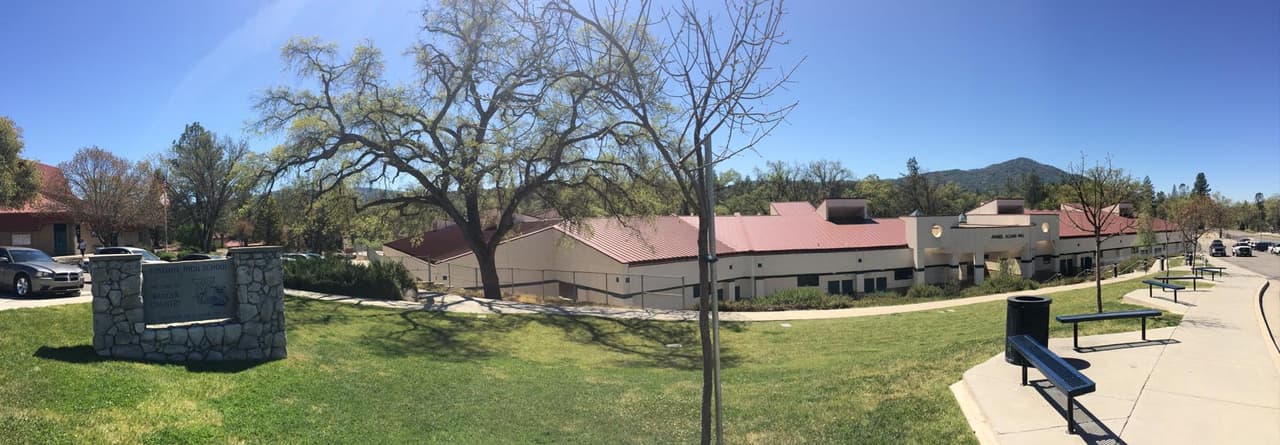 Escuela secundaria Yosemite en Oakhurst, CA