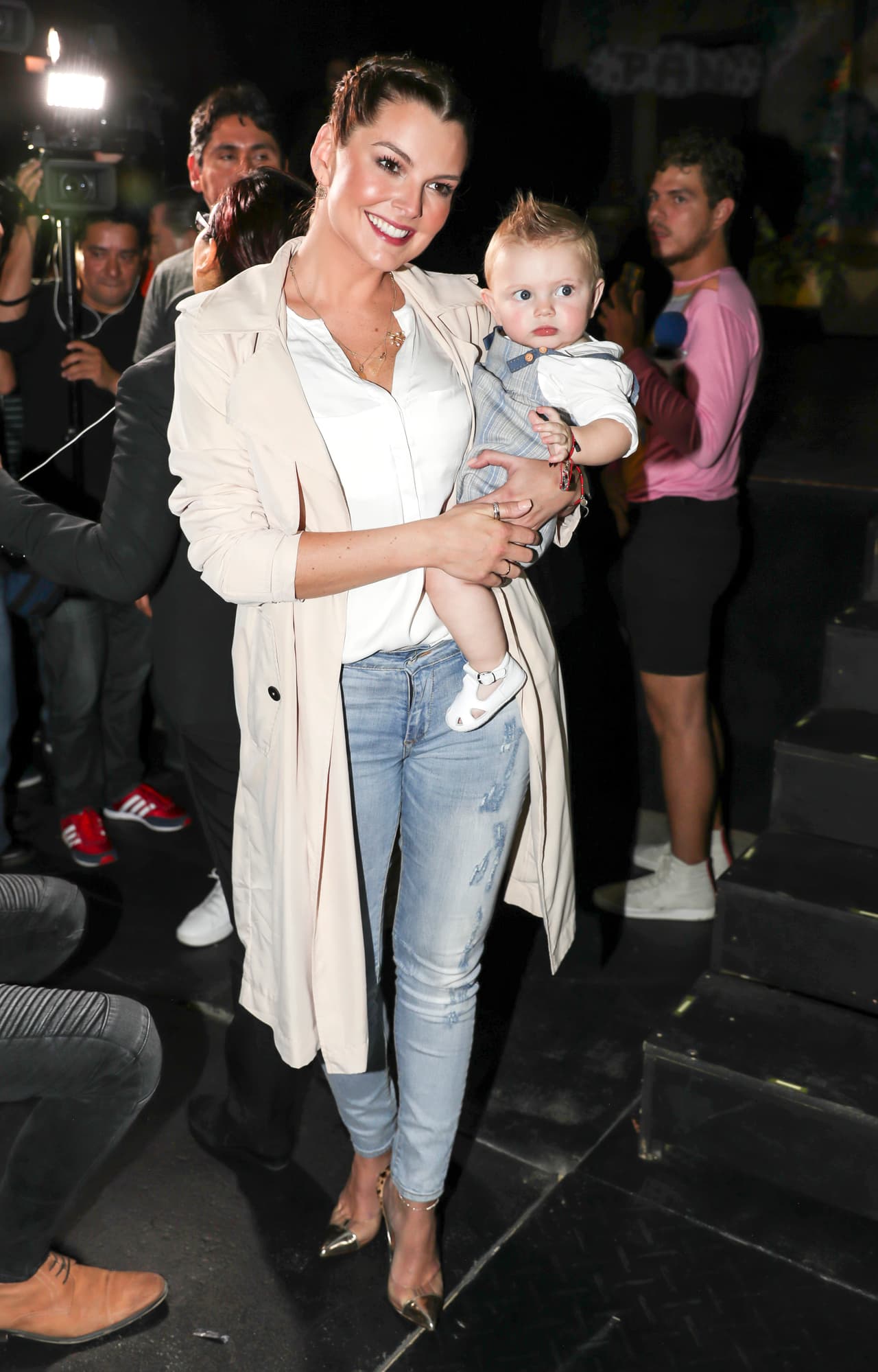 Durante ese mismo mes, Marjorie tuvo un conflicto con Alan Tacher. Durante la transmisión de Despierta América el conductor dijo que había hablado con Marjorie y aseguró que ella tenía miedo de recibir el resultado de la prueba de ADN porque en México "pasan cosas raras". La actriz negó haber dicho esto al presentador, a través de sus redes sociales, y 
<b><a href="https://www.univision.com/shows/despierta-america/yo-no-soy-mentiroso-alan-tacher-confronta-a-marjorie-de-sousa-al-aire-video">Tacher le respondió: “Yo no soy mentiroso</a>,</b> me molesta que se ponga en duda mi credibilidad”.