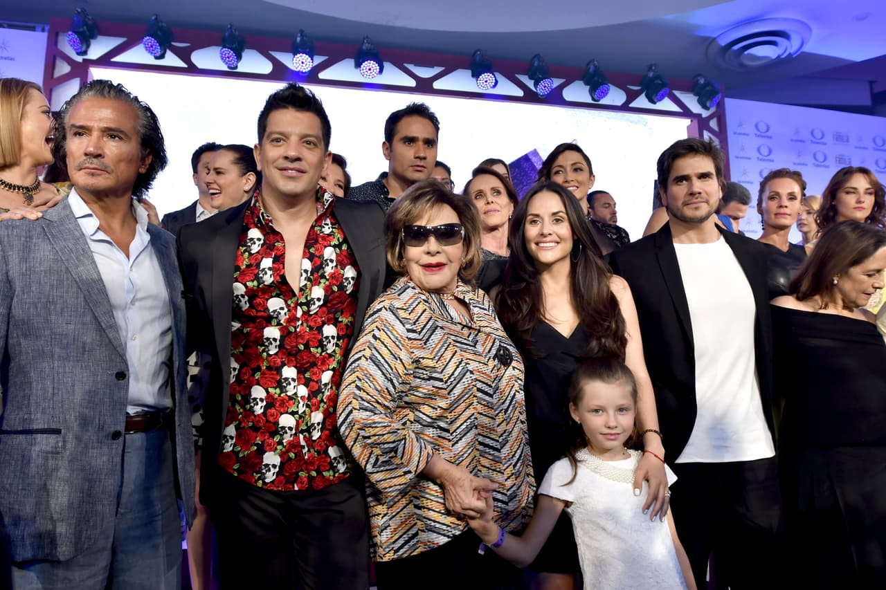 10. Siempre tiene una divertida historia para sorprendernos. Tal y como lo está haciendo '
<b><a href="http://www.univision.com/novelas/mi-marido-tiene-familia">Mi marido tiene familia</a></b>' en su semana de estreno, esta historia está llena de divertidas anécdotas, así que no te la puedes perder de lunes a viernes en punto de las 9pm/8c sólo por Univision.