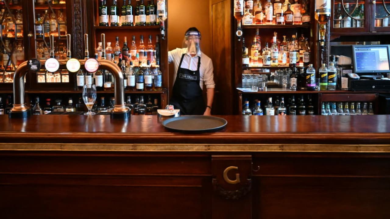 Bares de Florida reabrirán en medio de la pandemia, pero los de Miami-Dade seguirán cerrados