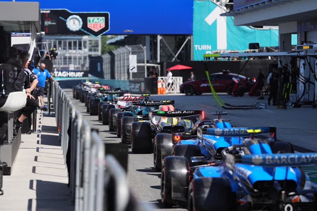 Los pilotos se alinean el sábado 2 de mayo para la sesión de clasificación del Gran Premio de Fórmula Uno de Miami.