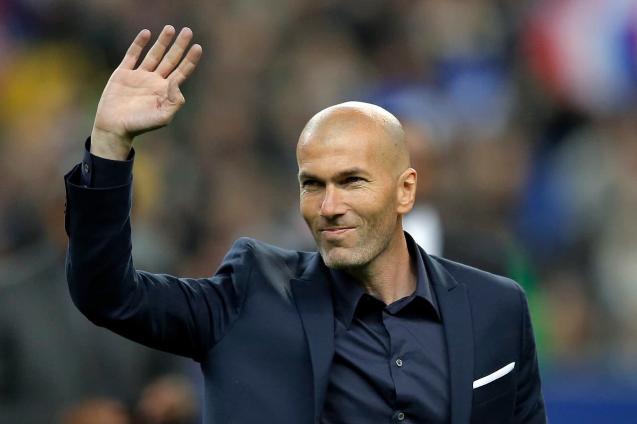 Zinedine Zidane está de fiesta, cumple 48 años y lo celebramos repasando su carrera en imágenes. Prácticamento lo ha ganado todo: campeón de Copa del Mundo, de Liga, de Champions League. Un ganador nato, Zizou.