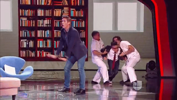 Johnny Lozada y Almany ofrecieron un número tan divertido, que hicieron que Prince Royce se pusiera de pie. 
<a href="http://www.univision.com/shows/pequenos-gigantes/johnny-lozada-tiene-ninitis-aguditis-segun-su-doctor-almany-video">Míralo aquí.</a>