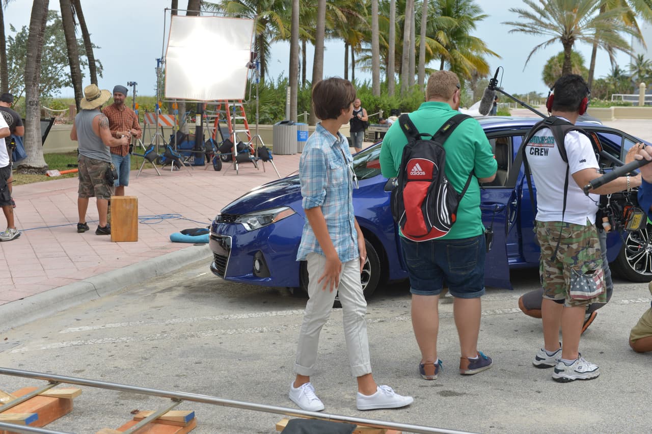 Te llevamos detrás de cámaras en la grabación del video 'Bailando'. Aaron, Chris, Zabdiel, Alan y Micke se divirtieron de lo lindo con las chicas.