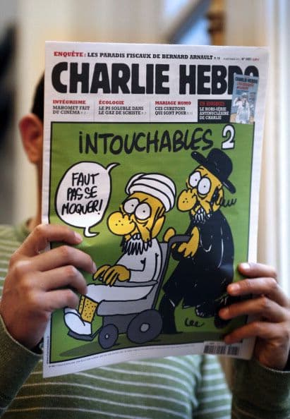 Esta edición de septiembre de 2012 muestra en su contraportada un dibujo satírico que hace referencia a la película francesa más vista en el extranjero, y hace referencia a Mahoma y los musulmanes.