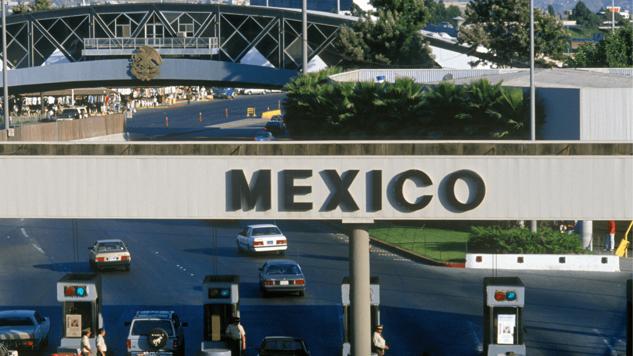 <b>Vas a necesitar uno de estos documentos para comprobar que es tu carro:</b>
<br>· Título de propietario.
<br>· Registro de placas que esté vigente o contrato de renta.
<br>· Contrato de crédito que no sea de más de 3 meses.