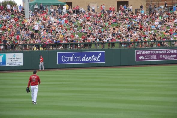 ¡El famoso comediante Will Ferrell se lució jugando con 10 equipos diferentes de la MLB  en cinco partidos del Spring Training en un solo día! Mientras los fans le hacían porras al comediante, éste les hacía bromas desde la cancha. Su hazaña fue grabada para una producción televisiva que será transmitida por HBO a finales de año.