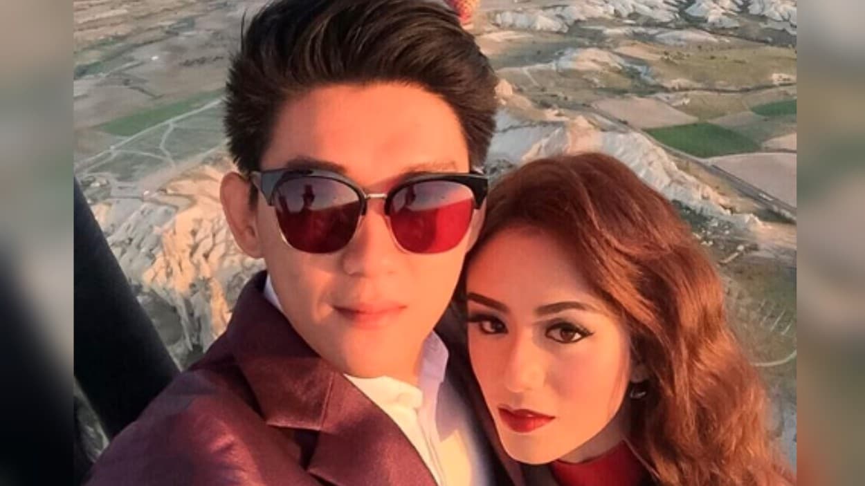 Cantante que perdió a toda su banda en el tsunami en Indonesia confirma que su esposa también murió 