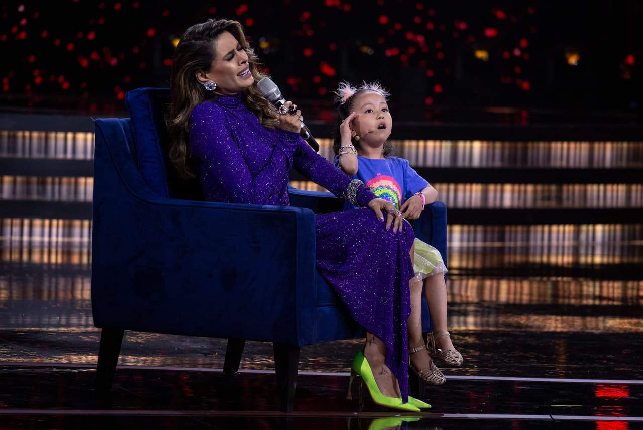 En esta gala también conocimos a María José, una simpática niña poblana que puso en apuros a Galilea al contar en vivo un jugoso chisme sobre la conductora.