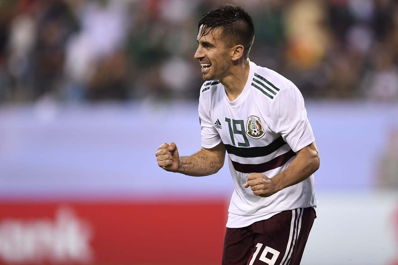 Fernando Navarro puso de fiesta de nuevo a los mexicano con su gol al minuto 27 del segundo tiempo para el 3-1.