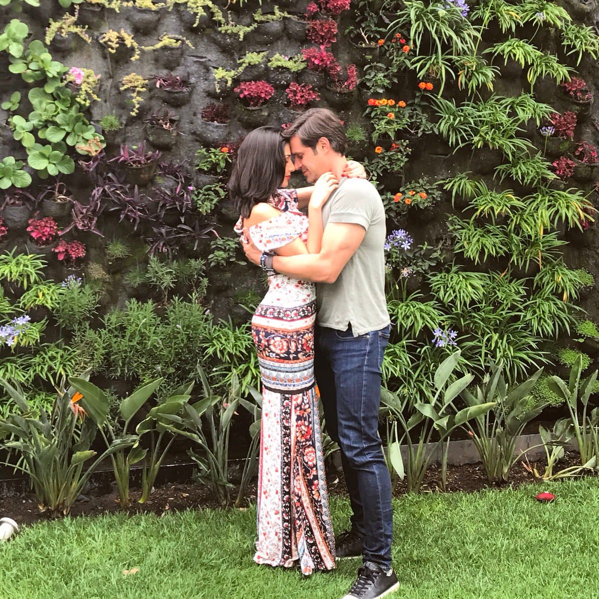 <b><a href="http://www.univision.com/temas/mark-tacher">Mark Tacher</a> </b>y 
<b>Cynthia Alesco</b> ya no se esconden de nada ni de nadie, esta pareja está viviendo un amor único e irrepetible, pues en redes sociales se han dado a la tarea de compartir cada paso que dan y es que la también actriz está feliz de haber comenzado con el actor de 'El Bienamado".