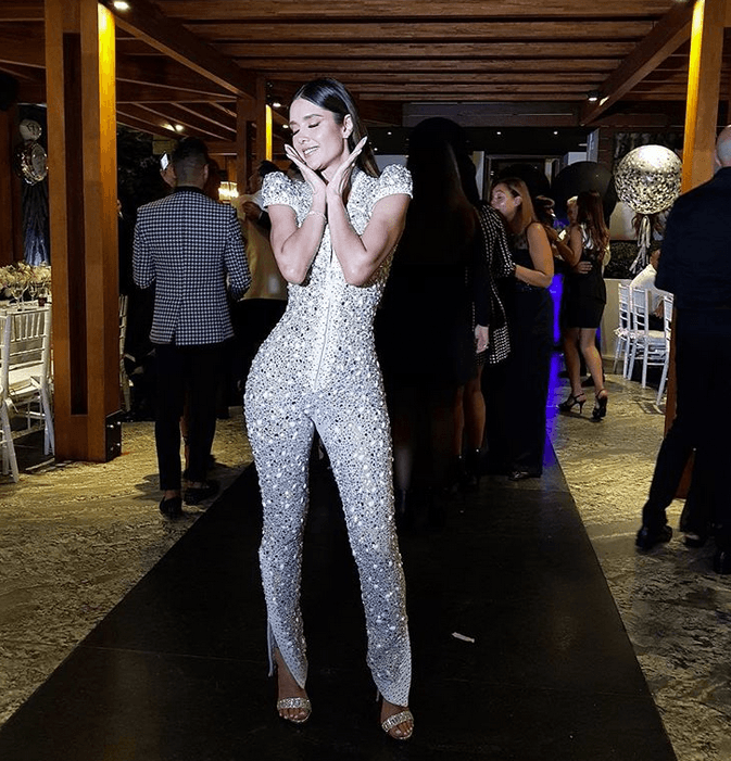 Marlene Favela se casará en diciembre, pero el pasado verano tuvo una fiesta de compromiso en México donde usó un atuendo del diseñador Alejandro Fajardo.