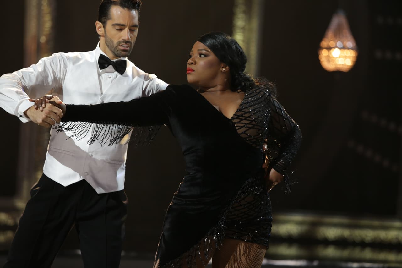 La participante bailó el tema 'Danzarín', logrando obtener muy buenos comentarios de los jueces.