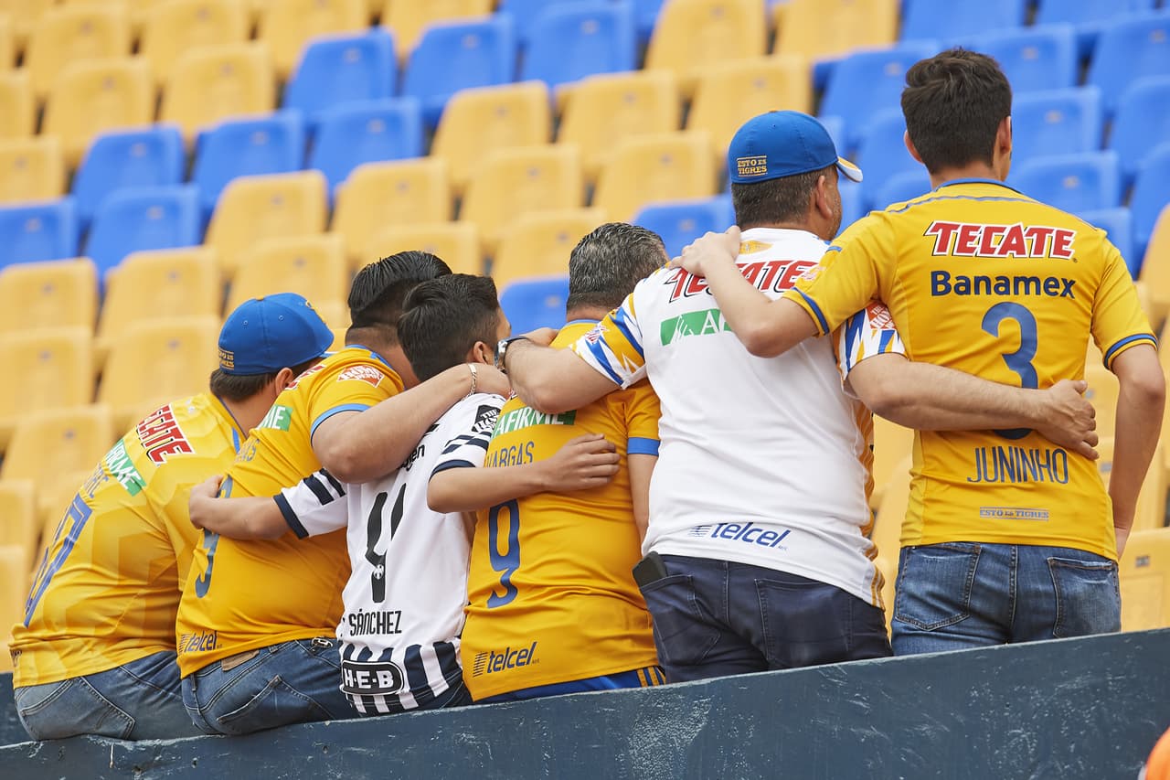 Este es el marco con el que las aficiones de los dos equipos regiomontanos se preparaban para alentar a Tigres y Rayados en el Clásico Regio edición internacional en la Final de la Liga Campeones de la Concacaf.