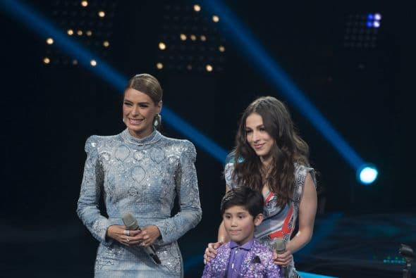 Otra de las cosas que no dejó de hacer, fue mostrarnos sus bellísimas piernas. ¡Wow!