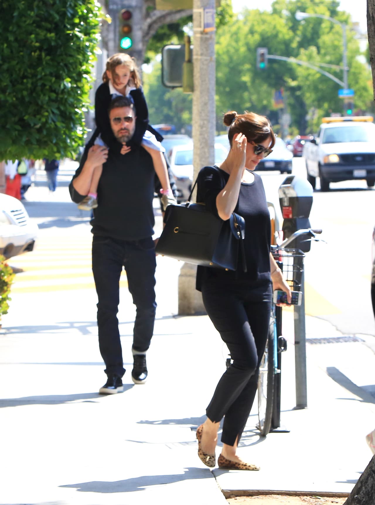 Los famosos se vieron muy sonrientes con sus adorables hijas.