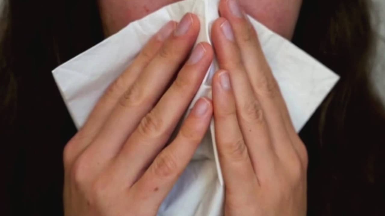 Aumentan las hospitalizaciones por la 'super gripe' que se propaga en EEUU: las noticias del día