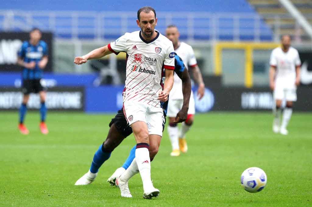 El Inter se lleva la victoria ante Cagliari por la mínima y ya suma 11 victorias al hilo y 14 partidos sin ver la derrota en la Serie A, colocándolo como superlíder y acercándose cada vez más al Scudetto. El gol fue por parte de Matteo Darmian al minuto 77 del encuentro.