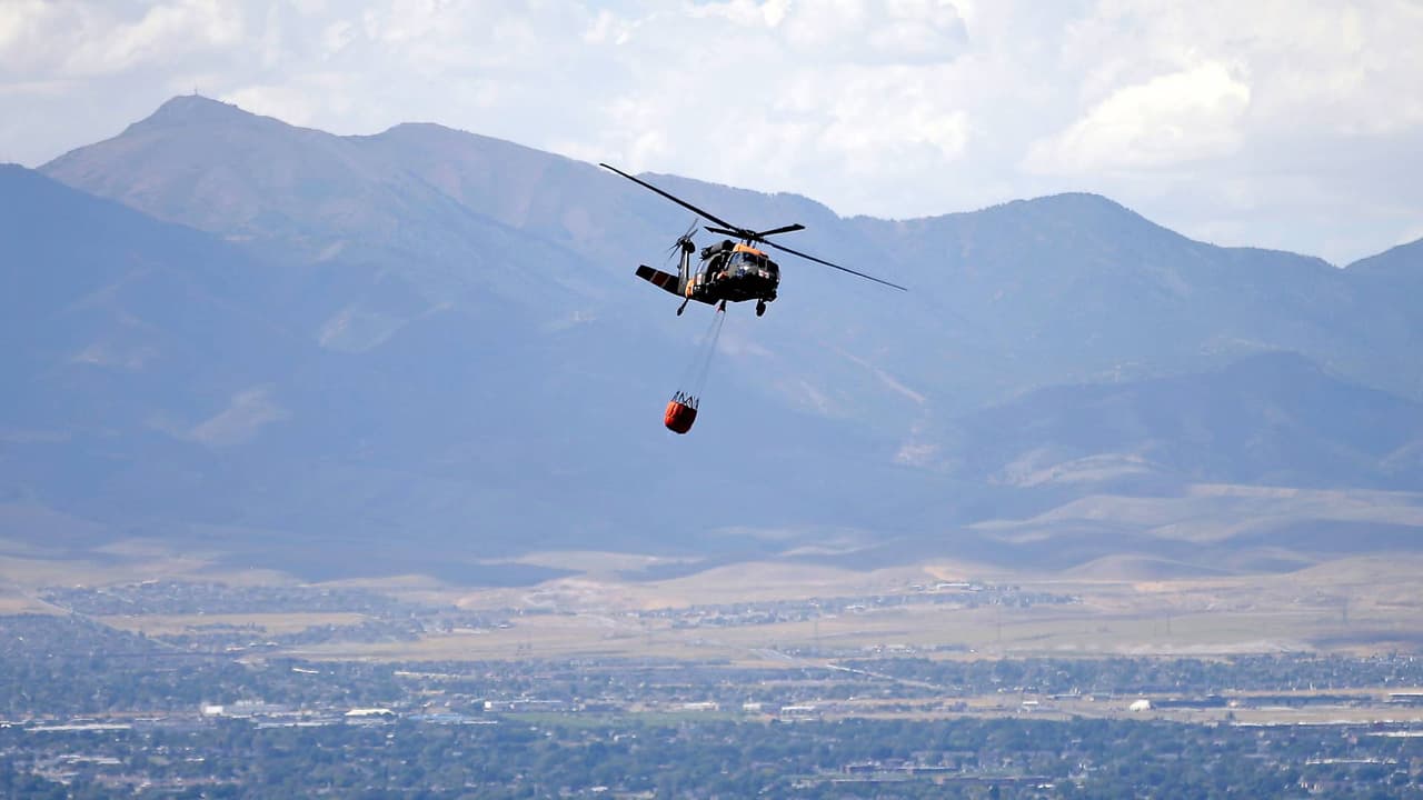 Se estrelló un helicóptero que combatía el incendio Widemouth 2 en Richfield