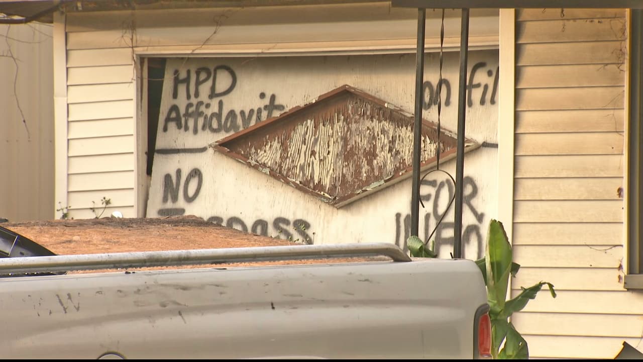 Esta es la casa abandonada donde fue localizado el tigre. Está ubicada en un vecindario al sureste de Houston.
