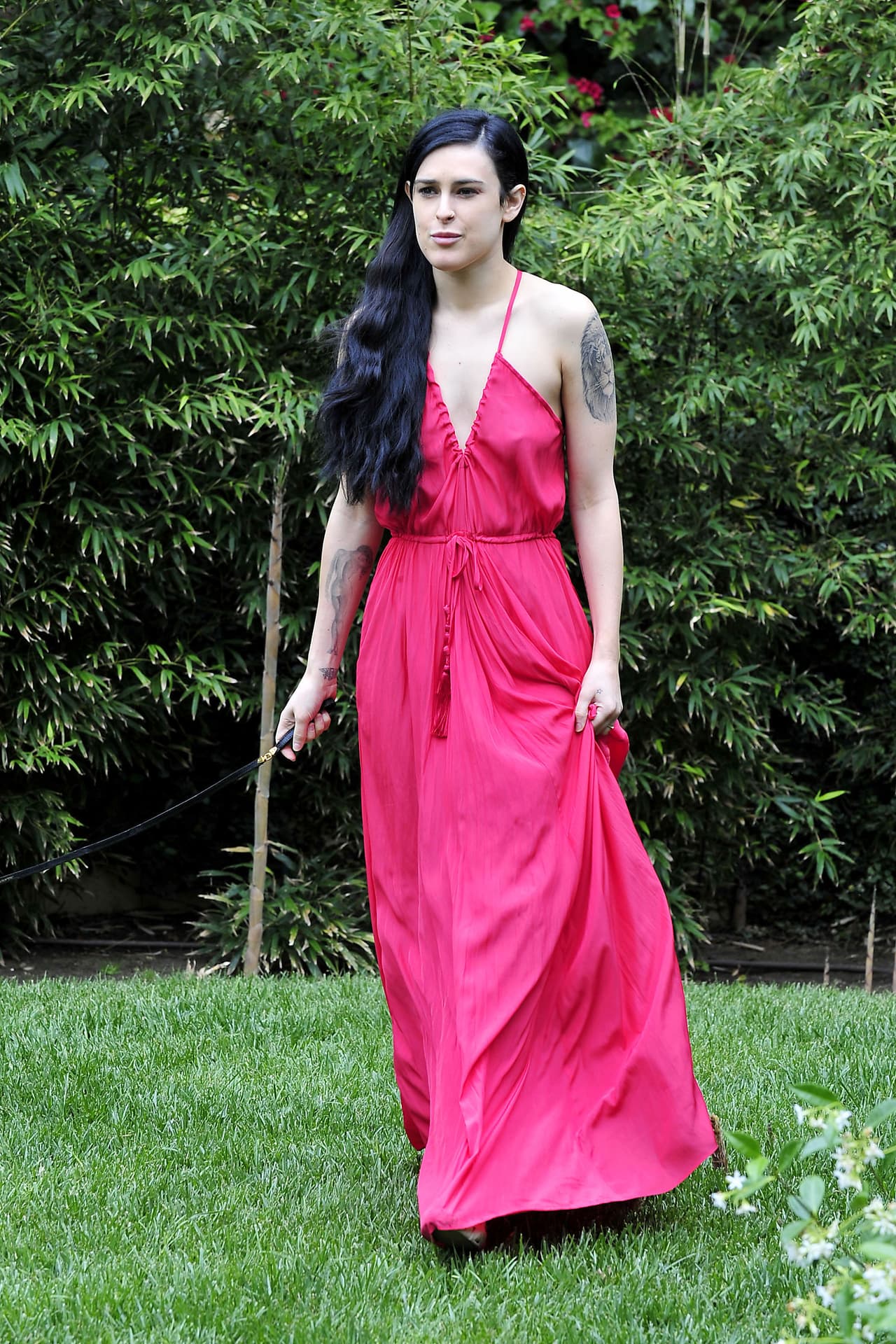 ¡Awww! ¡Qué bien se ven Rumer Willis y su perrito!