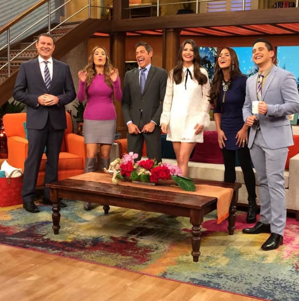 Llenos de energía, damos la bienvenida a Despierta América.