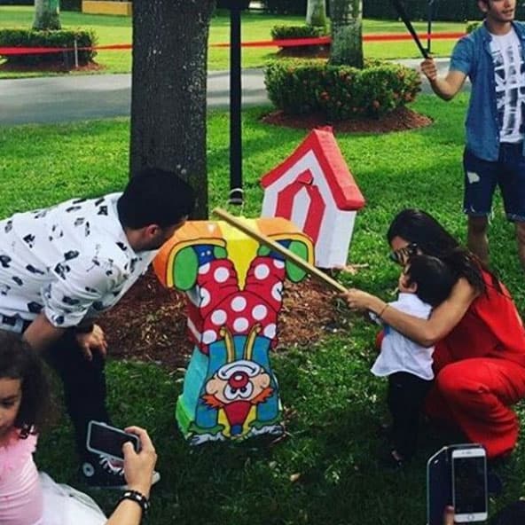 ¡Hora de partir la piñata!