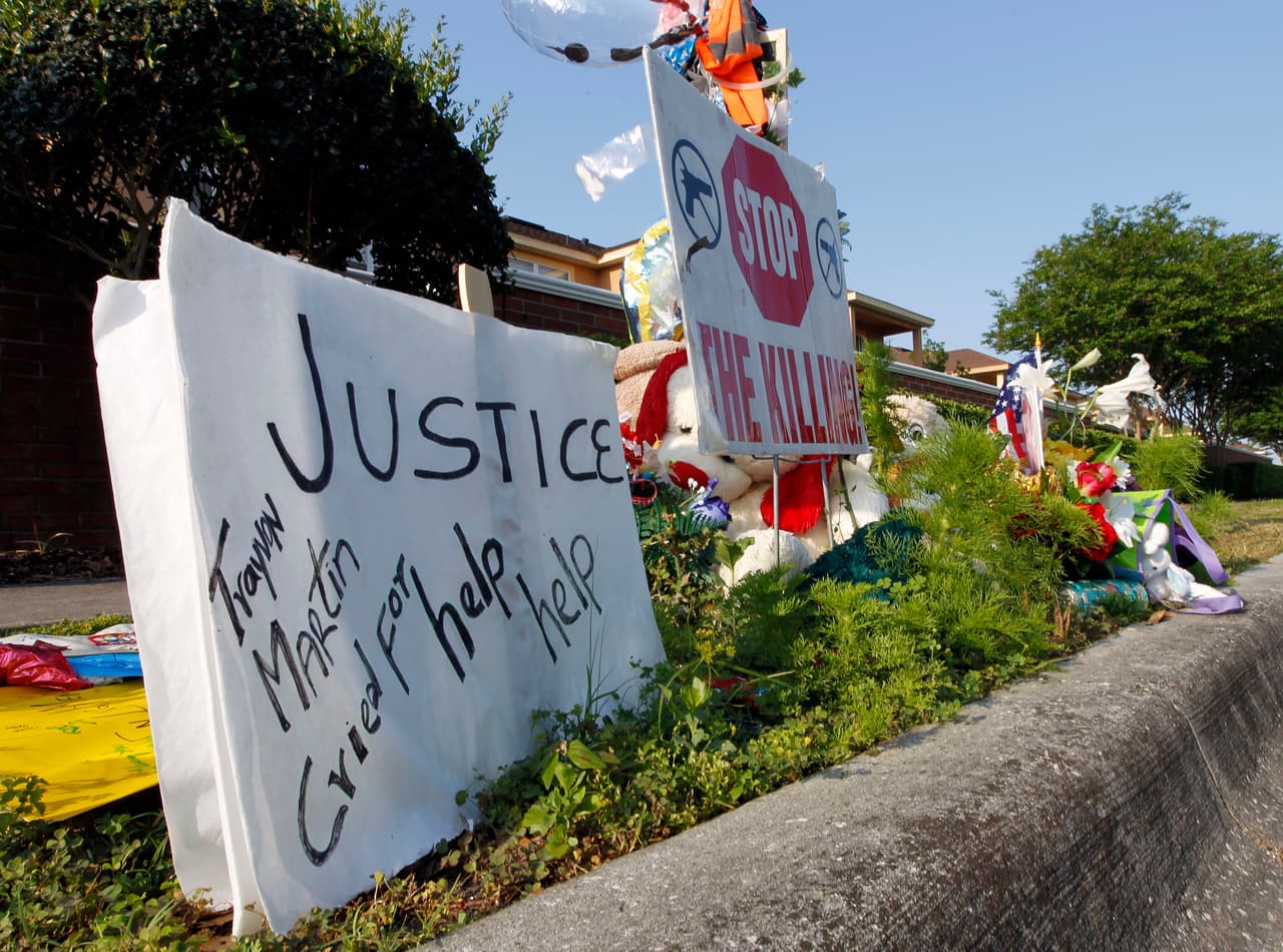 Por qué tocar el timbre equivocado en una casa puede terminar con un tiroteo con muertos en Estados Unidos