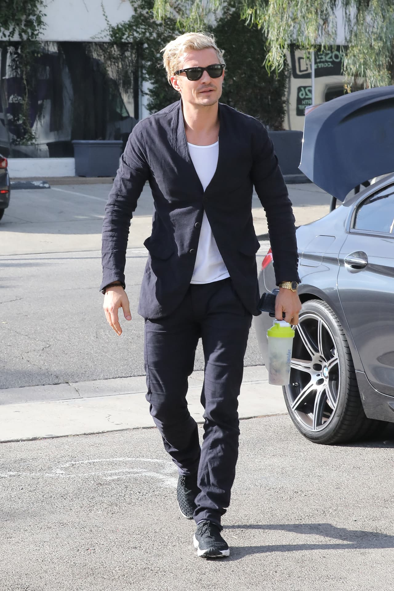 Los fotógrafos rodearon al actor.