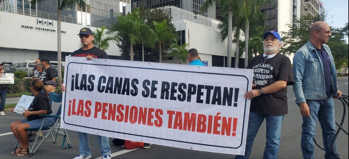 Retirados invaden la Milla de Oro en San Juan