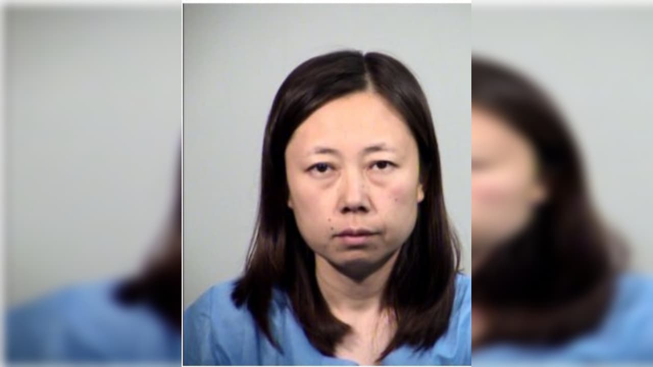 Una madre es acusada de asesinar a sus hijos pequeños porque "escuchó voces que le decían que los matara"
