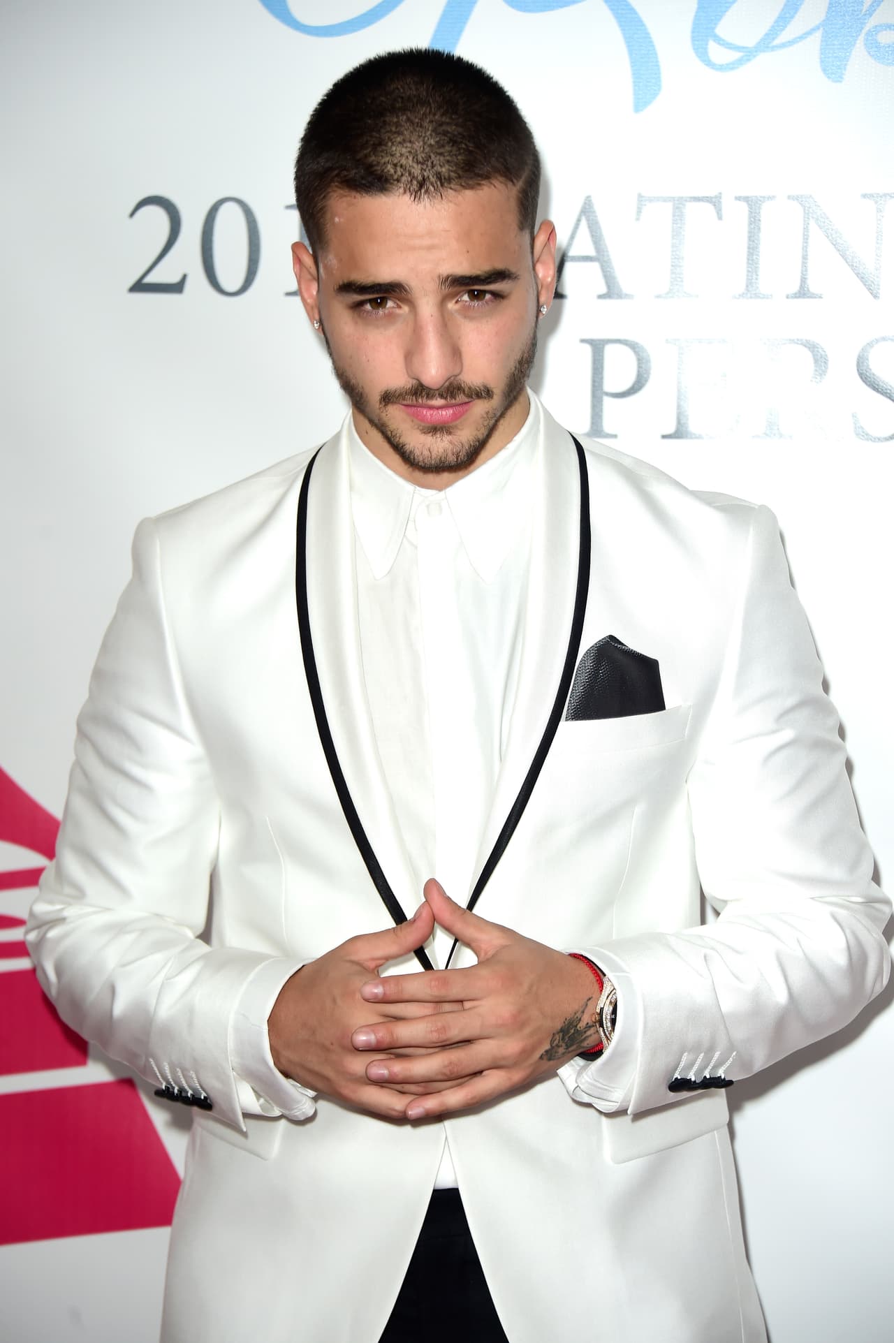 Ante la controversia causada por el tema 'Cuatro babys', el cantante Maluma prefirió abandonar una entrevista para no hablar al respecto.