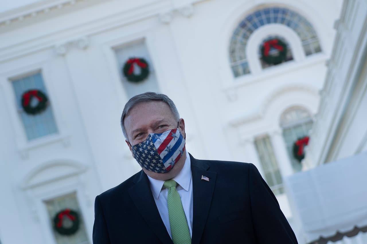 El secretario de Estado, Mike Pompeo, durante una visita a la Casa Blanca el pasado 11 de diciembre, apenas cinco días antes del anuncio de su contacto con alguien contagiado con covid-19.