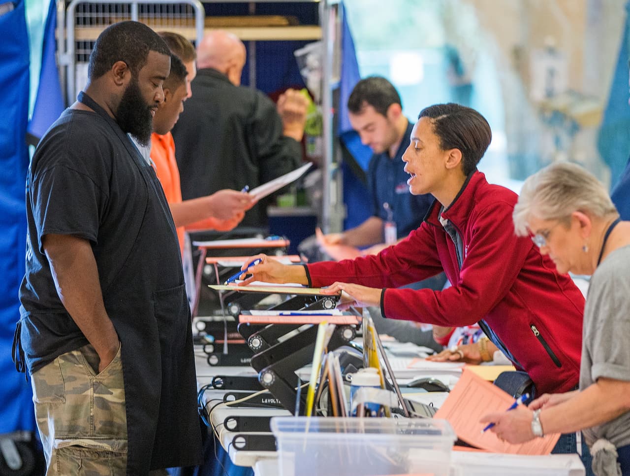 En medio del norte, que tiende a votar a los republicanos, y el sur, más demócrata, hay una franja en el estado que puede ser decisiva: el conocido como corredor de la I-4. Se tratan de las áreas entre Orlando y Tampa, y sus periferias, que concentran a un gran número de votantes registrados.