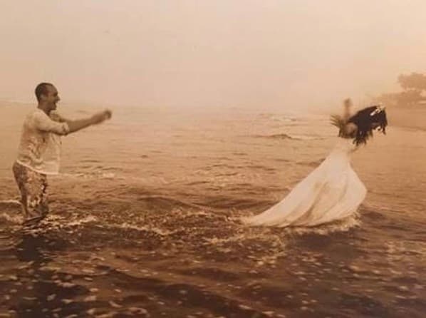 La pareja se casó en febrero de 2000 en una ceremonia en Acapulco a donde asistieron familiares y amigos.