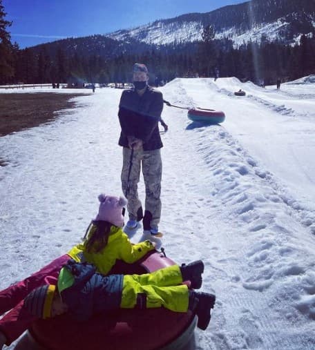 El lazo que une a estos hermanitos es inquebrantable.