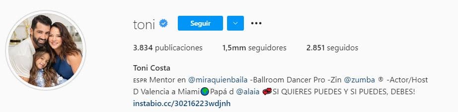 Hasta ahora el bailarín continúa conservando la fotografía de su familia como foto de perfil.