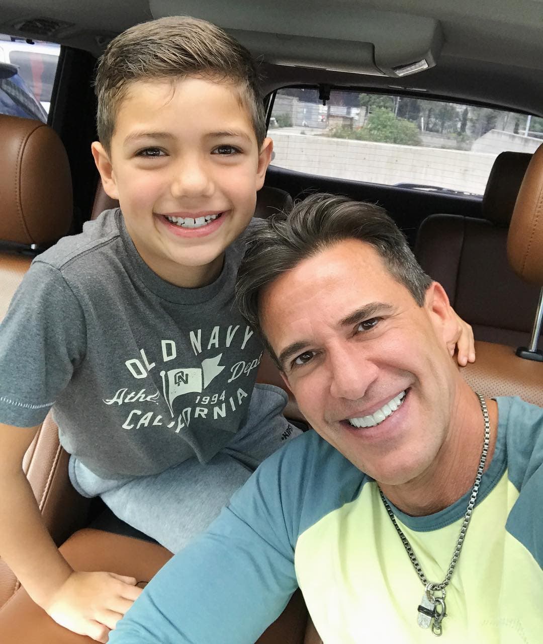 Lo que es un hecho es que el actor pasa momentos inolvidables con su hijo y que le heredó toda su galanura. ¿Crees que el pequeño llegue a ser galán de telenovela?