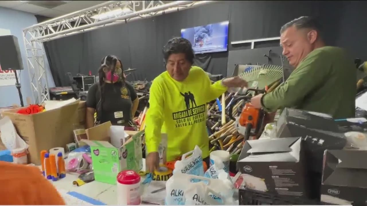 Así es como los jornaleros latinos ayudan a Los Ángeles a recuperarse de los incendios