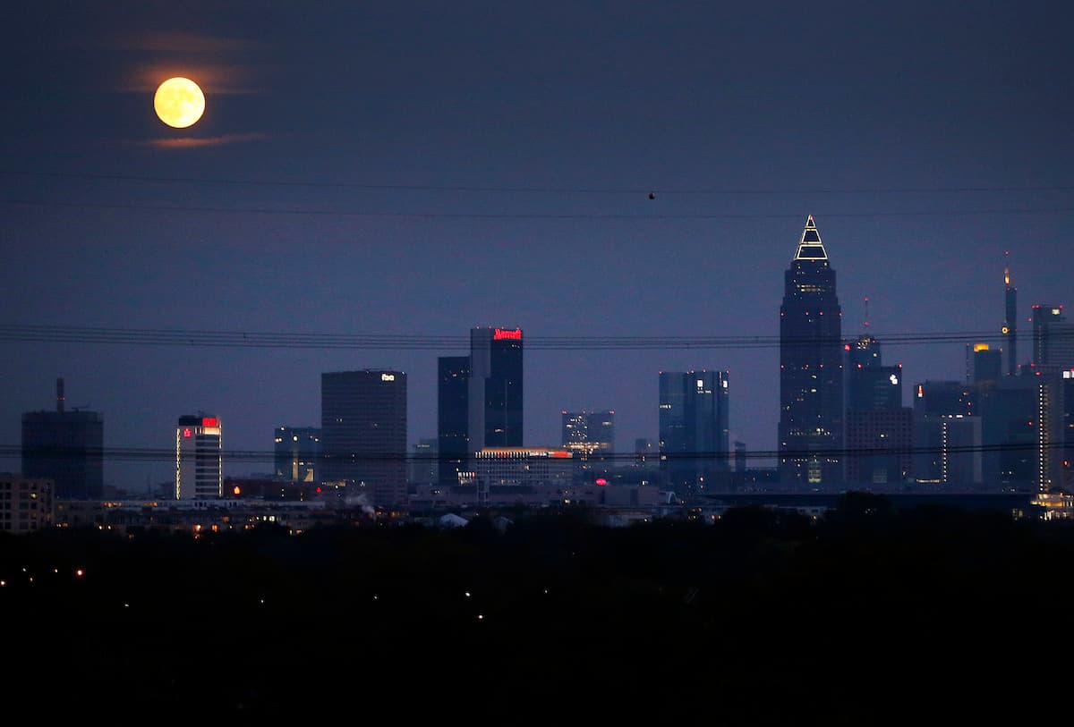 Superluna en Frankfurt, Alemania