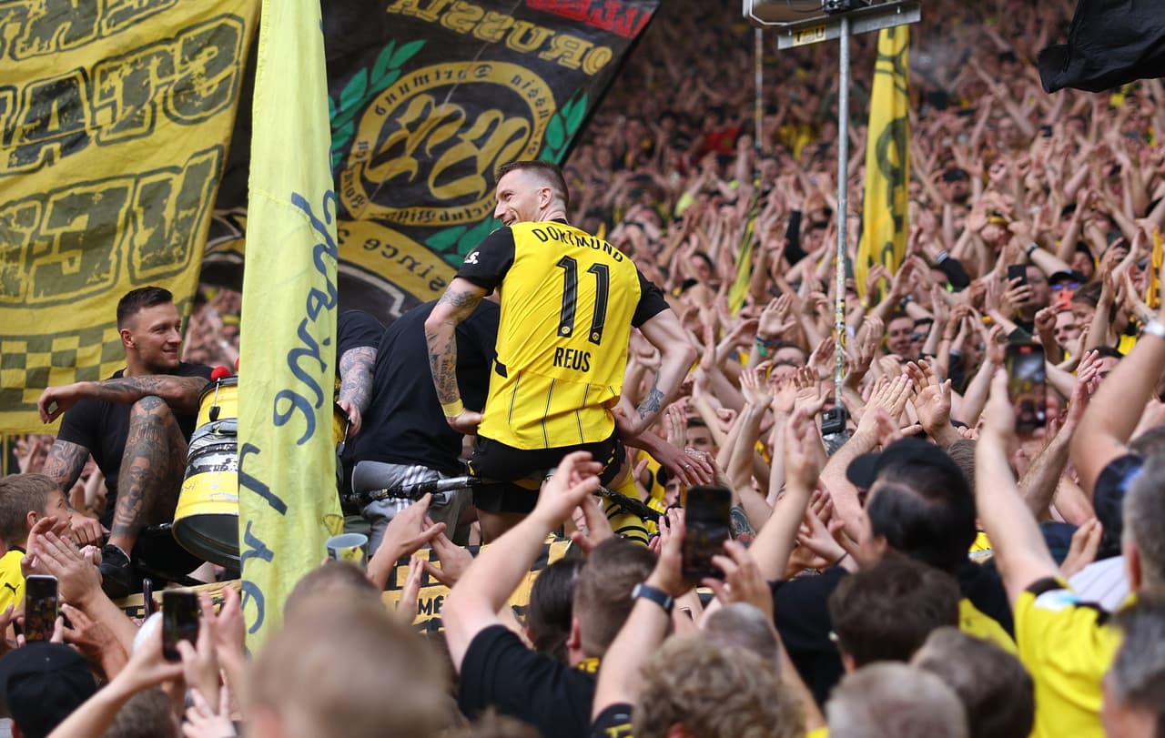 Marco Reus invita las cervezas a más de 80 mil asistentes a su despedida de Dortmund